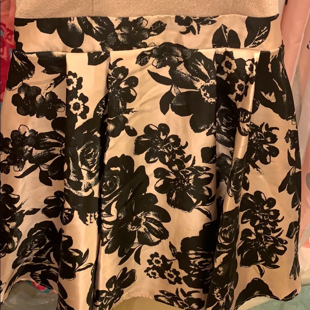 TRIXXI  and junior dress sizes L